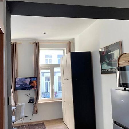 Magnifique Studio Au 2Eme Etage, A Proximite De La Gare Du Midi! ブリュッセル エクステリア 写真