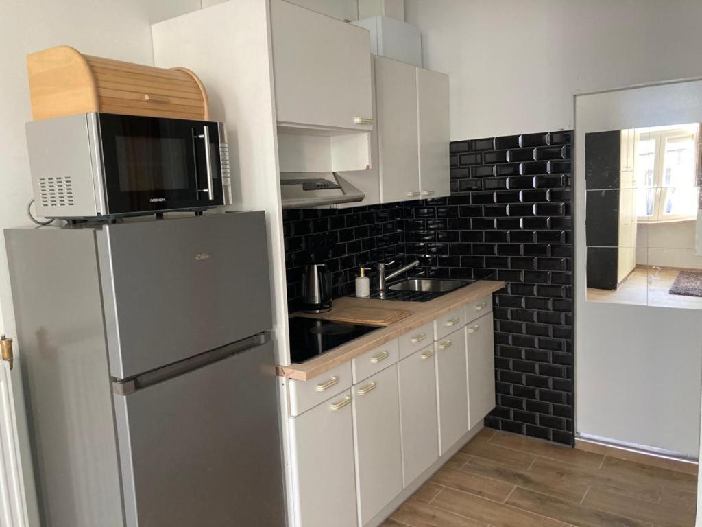 Magnifique Studio Au 2Eme Etage, A Proximite De La Gare Du Midi! ブリュッセル エクステリア 写真
