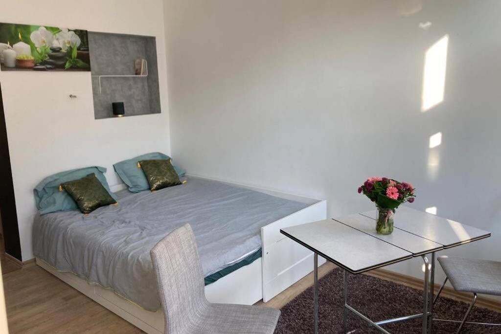 Magnifique Studio Au 2Eme Etage, A Proximite De La Gare Du Midi! ブリュッセル エクステリア 写真