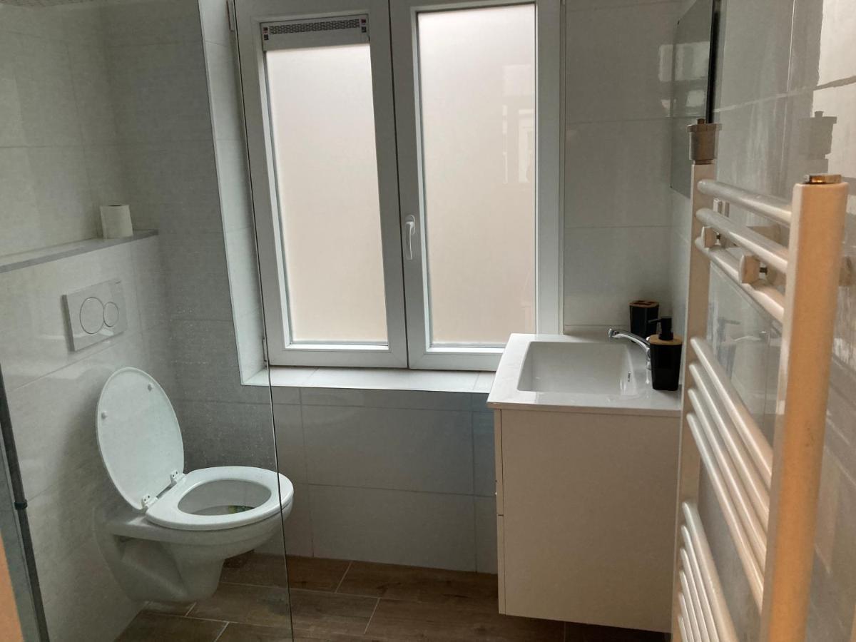 Magnifique Studio Au 2Eme Etage, A Proximite De La Gare Du Midi! ブリュッセル エクステリア 写真